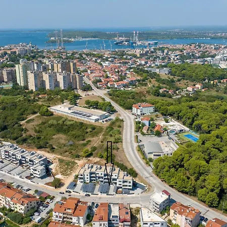 Lux Oliva With Whirlpool And Free Parking 아파트 *