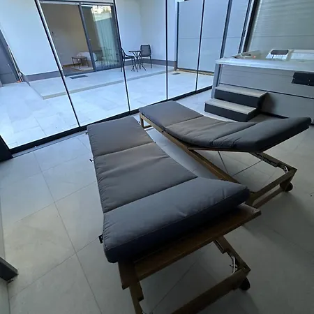 Lux Oliva With Whirlpool And Free Parking 풀라