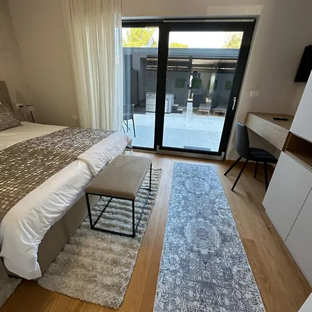 Lux Oliva With Whirlpool And Free Parking * 풀라