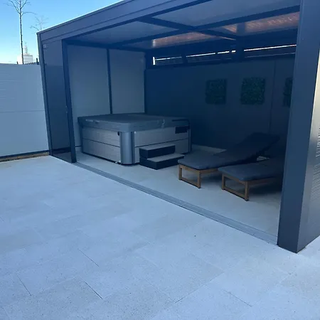 Lux Oliva With Whirlpool And Free Parking 풀라