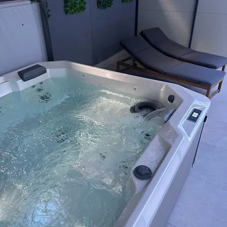 아파트 Lux Oliva With Whirlpool And Free Parking