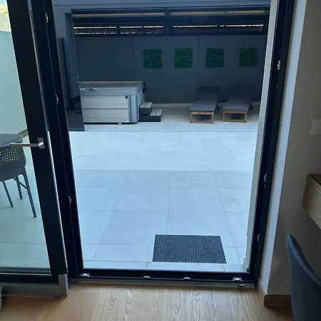 Lux Oliva With Whirlpool And Free Parking 아파트 풀라