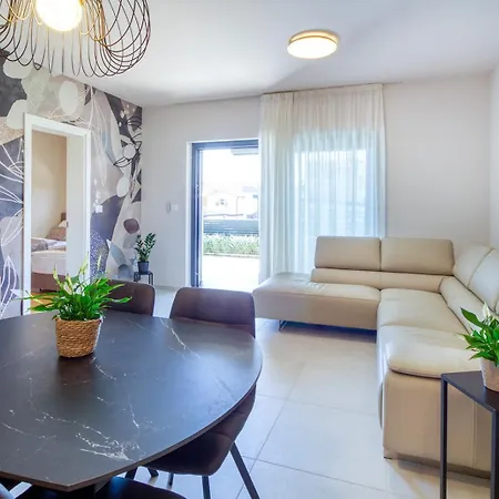 Lux Oliva With Whirlpool And Free Parking *