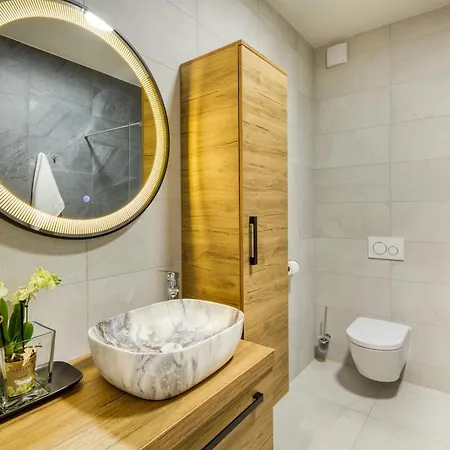 Apartment Lux Oliva With Whirlpool And Free Parking