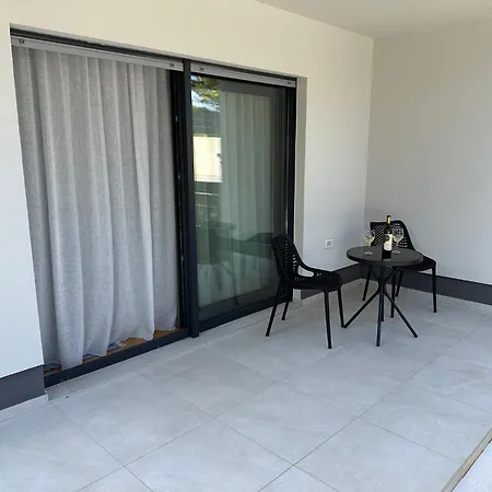 Apartment Lux Oliva With Whirlpool And Free Parking